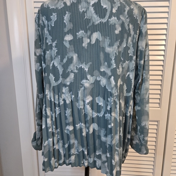 Nine West Floral Print Green White Chiffon Balloon Sleeve Pleated Size “M” - Picture 7 of 12